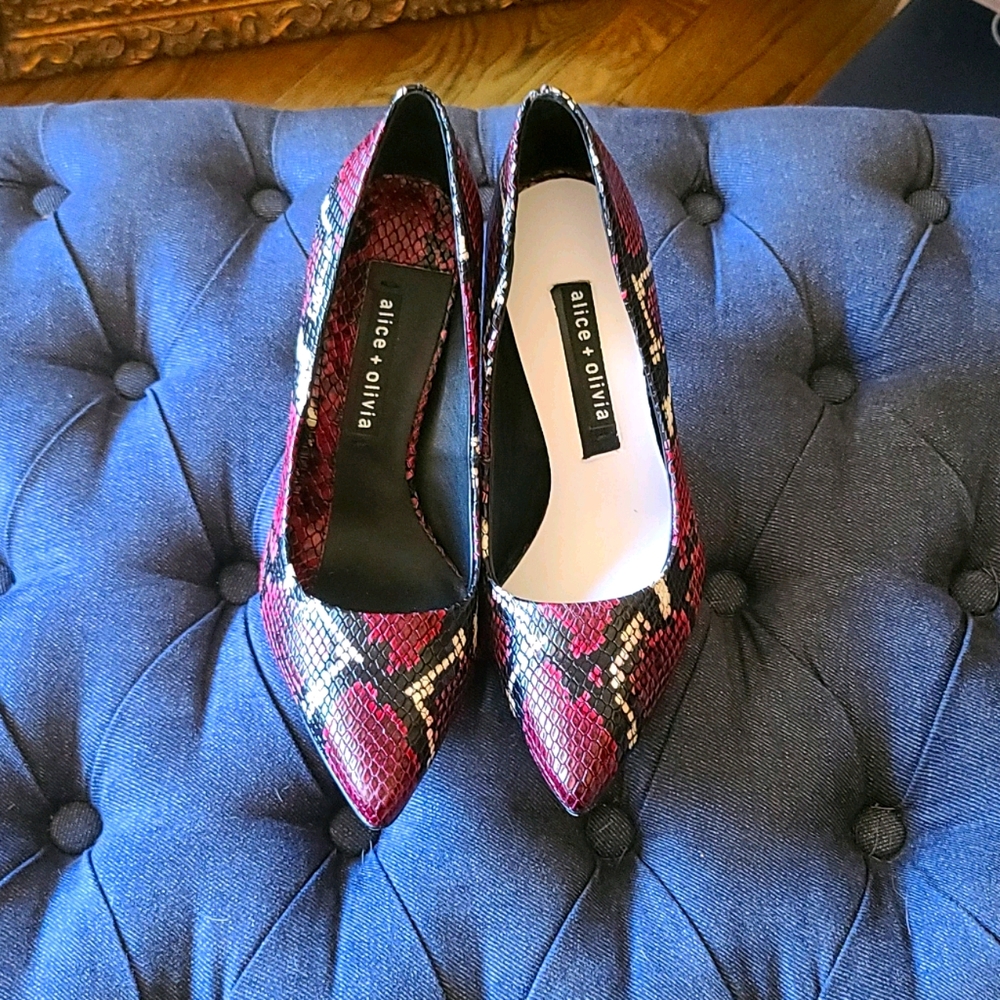 alice + olivia 4 in heels, size 8